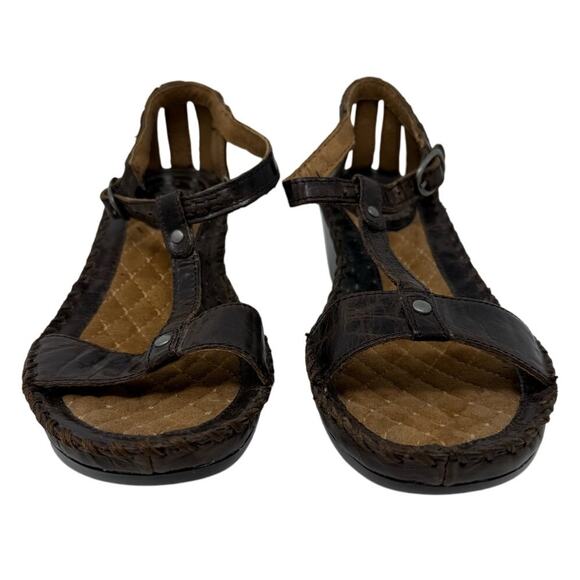 ARIAT SHALIMAR Brown Leather T-Strap Wedge Heel Buckle Sandals Women's 6.5 - Picture 2 of 5